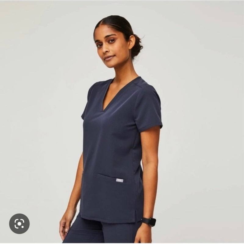 Figs Quiet Navy Casma Scrub Top in Small